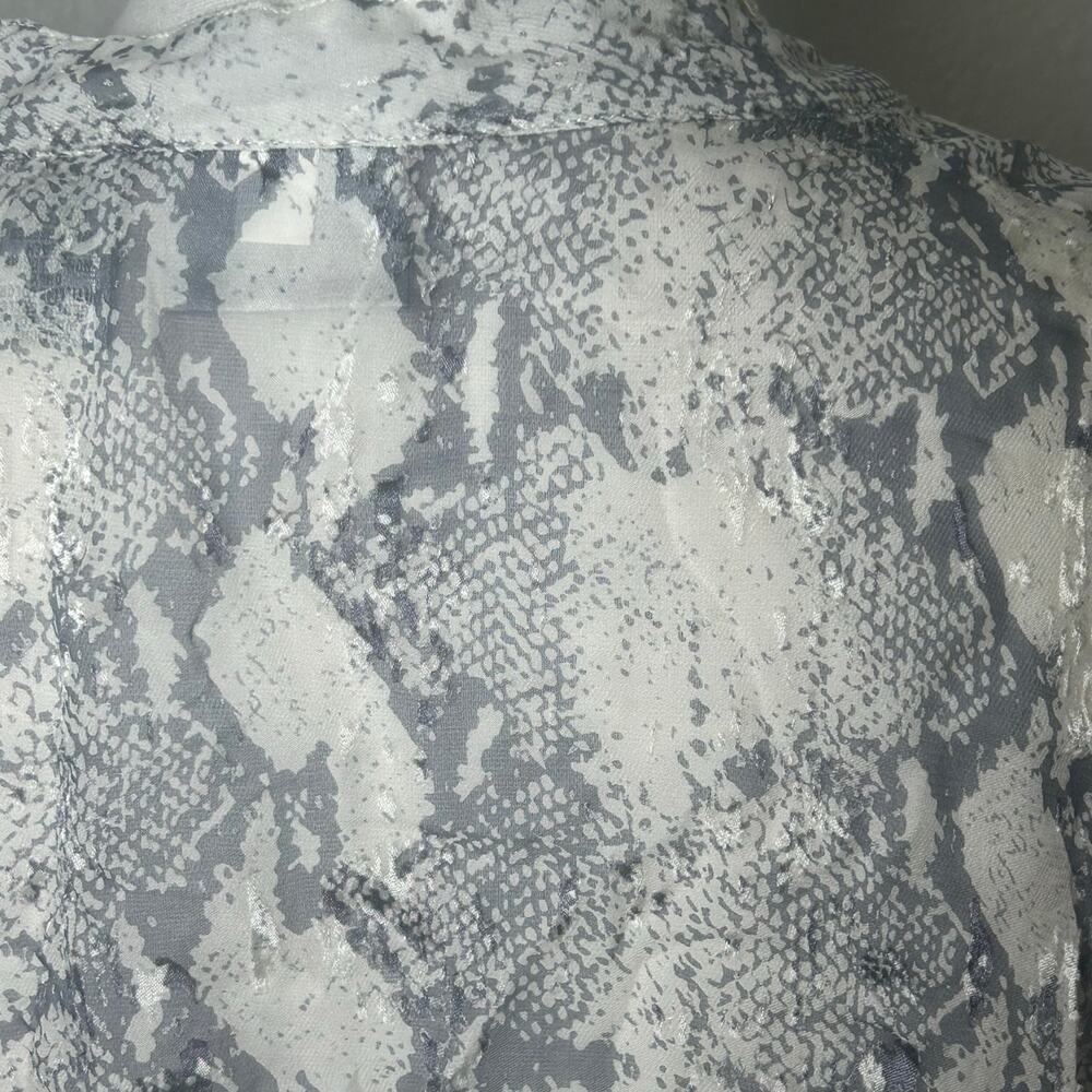 Chico's gray snakeskin semi sheer band collar silk button down size 3 - 16/18 XL - Picture 7 of 11